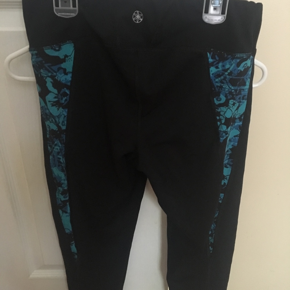 Galam Womens' Workout Capris- black/turquoise